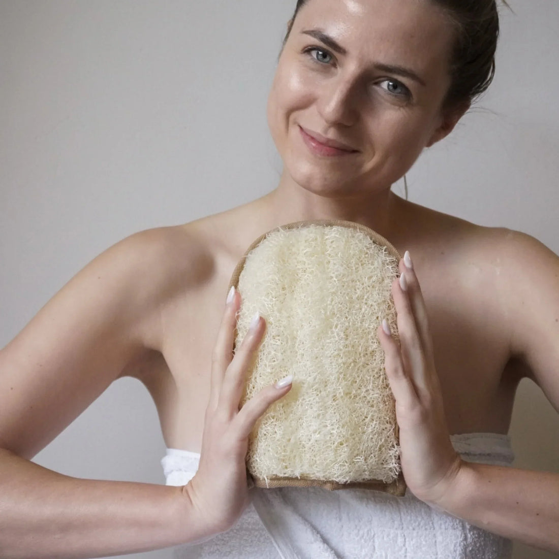 Luffaschwamm reinigen, pflegen & wechseln: So bleibt dein Loofah hygienisch und langlebig